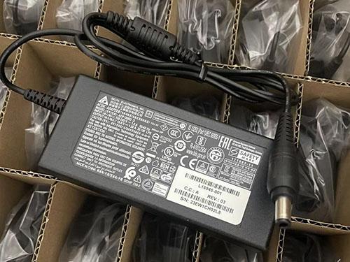 Delta 19V 1.58A 筆電變壓器， 筆電電源供應器，筆電充電器 5.5 x 2.5mm 